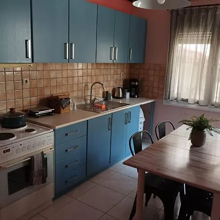 Aigli's Urban Apartment